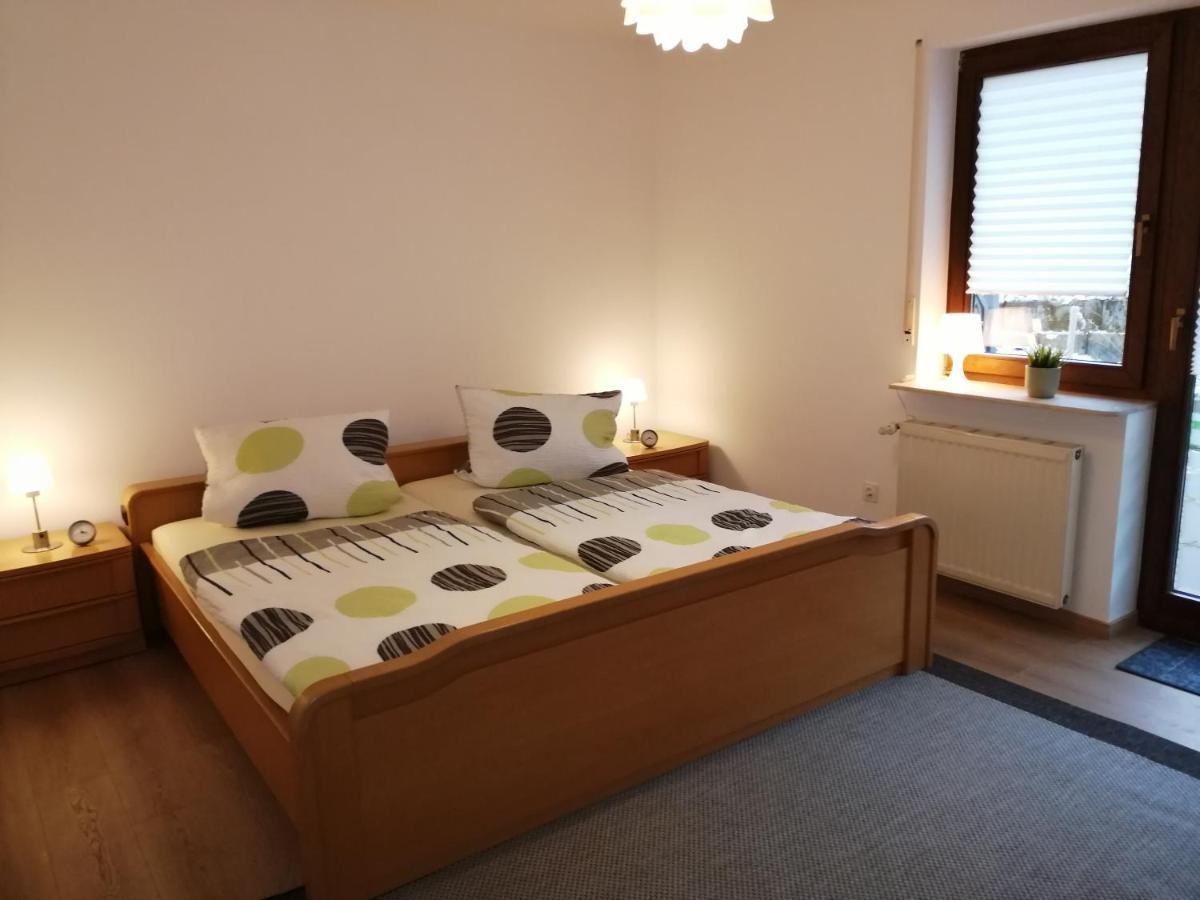 Ebenerdige Ferienwohnung Mit Grosser Terrasse In Der Naehe Des Waldes, Zum Wohlfuehlen Schoneck Extérieur photo