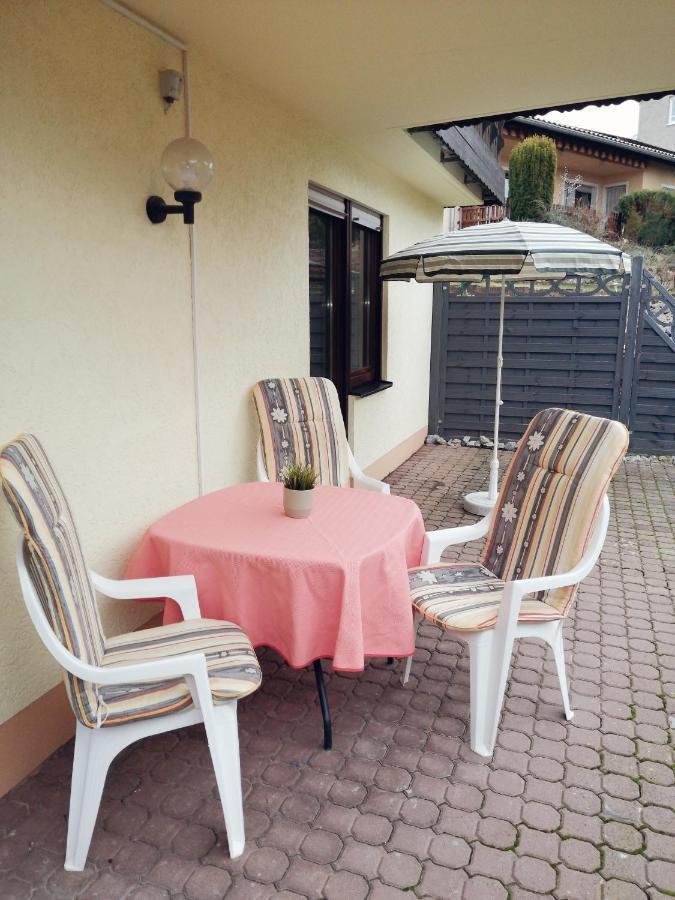 Ebenerdige Ferienwohnung Mit Grosser Terrasse In Der Naehe Des Waldes, Zum Wohlfuehlen Schoneck Extérieur photo